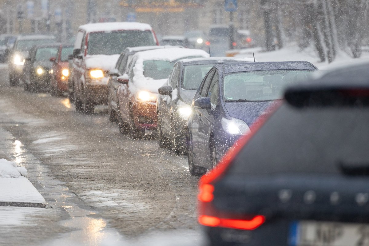 Dar viena pavojingų oro reiškinių diena: įvardijo, kada bus ramiau - Delfi