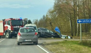 Šakių rajone įvyko smarki avarija, nukentėjo du žmonės