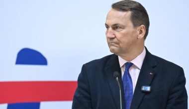 Sikorskis pasišaipė iš Baltarusijos premiją gavusio EP nario