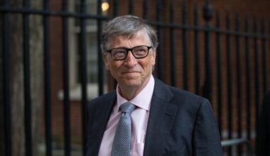 Billas Gatesas įspėja apie dirbtinio intelekto burbulą