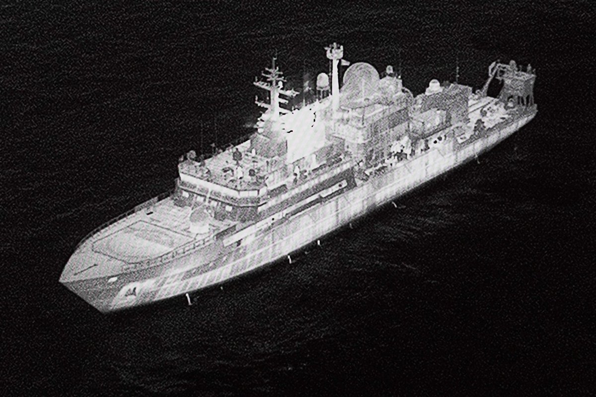 Dėl Rusijos karo laivo JK įspėjo Putiną