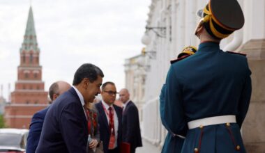 Analitikai po Maduro pagalbos šauksmo: Kremliaus laukia skaudus smūgis - Delfi