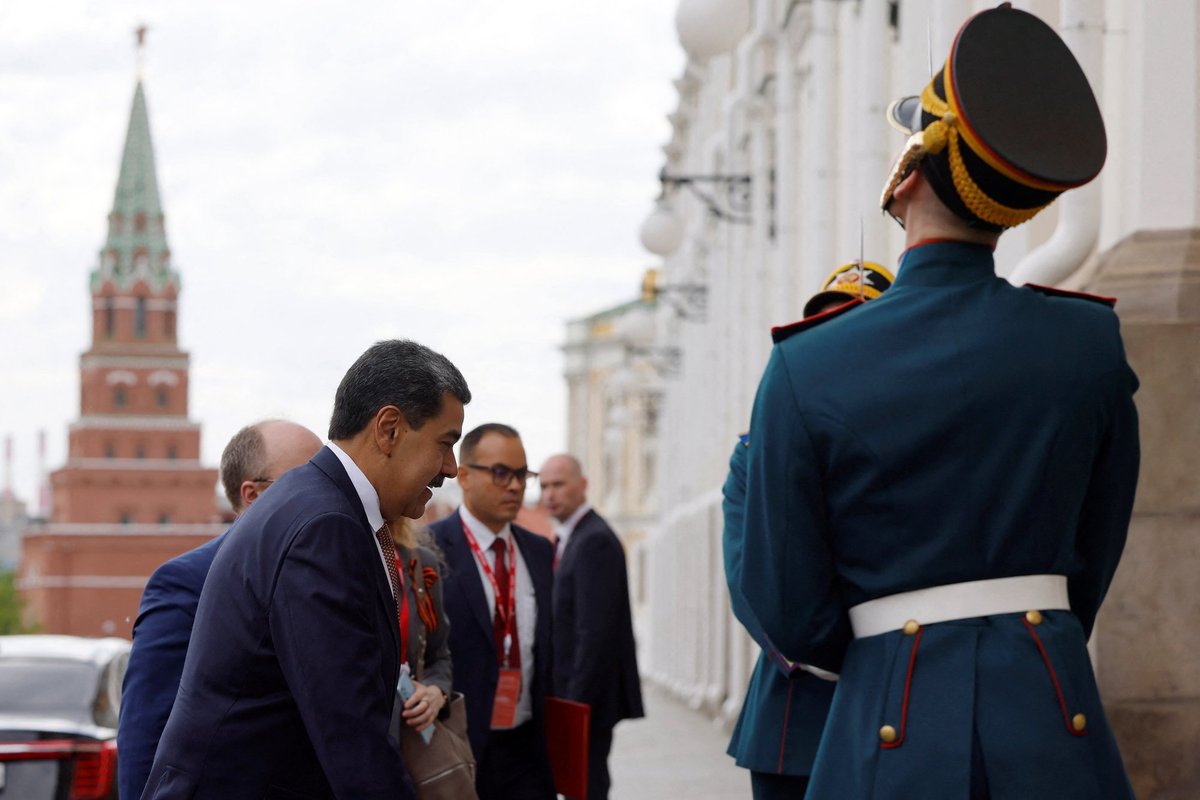 Analitikai po Maduro pagalbos šauksmo: Kremliaus laukia skaudus smūgis - Delfi