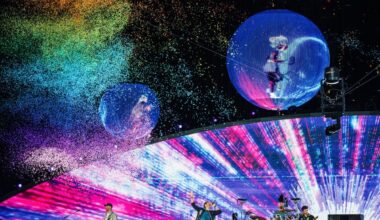 Lieja pyktį dėl siaubingo tribute grupės šou Rygoje: gavome „Coldplay“ iš „Temu“