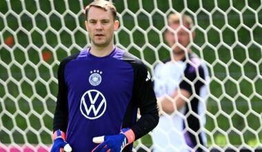 Manuelio Neuerio rankose - du pasiūlymai