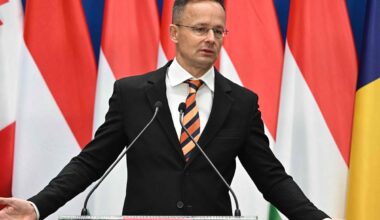 Vengrijos ministro lėktuvui neleista nusileisti Europos šalyje