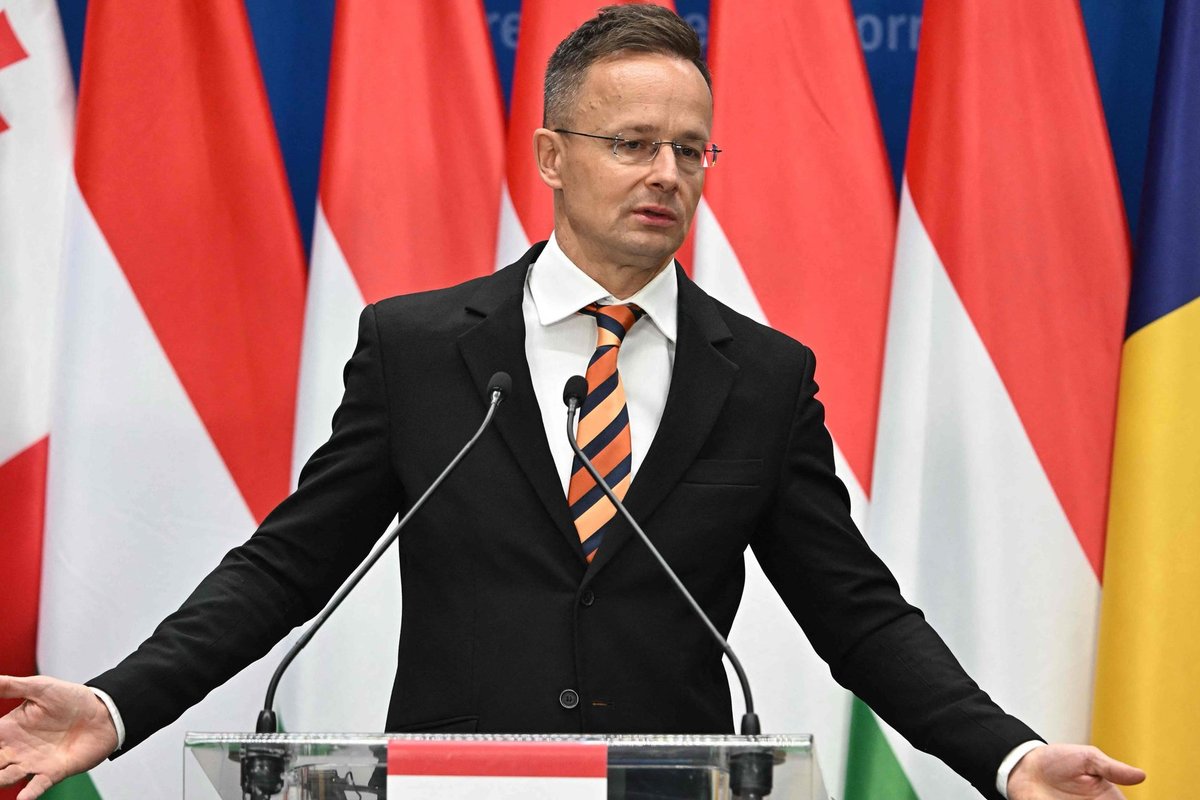 Vengrijos ministro lėktuvui neleista nusileisti Europos šalyje