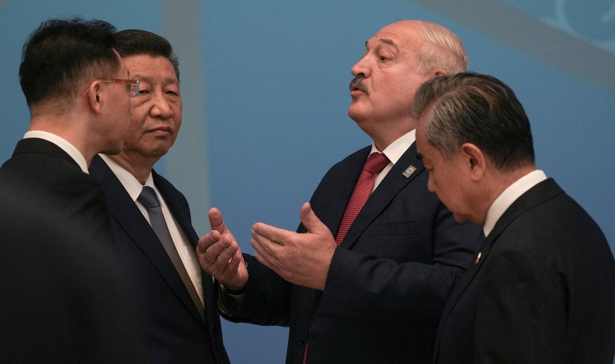 Aliaksandras Lukašenka su Kinijos prezidentu Xi Jinpingu