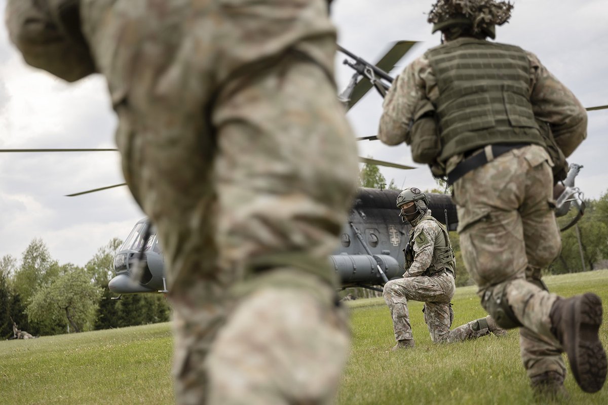 Politikai iš valdančiųjų pasiūlė mažinti gynybos biudžetą