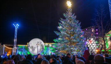 Klaipėdoje Šviesis Kalėdinis Žavesys: Nauji Papuošimai ir Dekoracijos