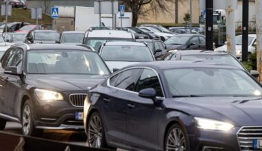 Įvertino naują automobilių mokestį: „Panašu į visuotinį mokestį, nukreiptą į daugiau uždirbančius“