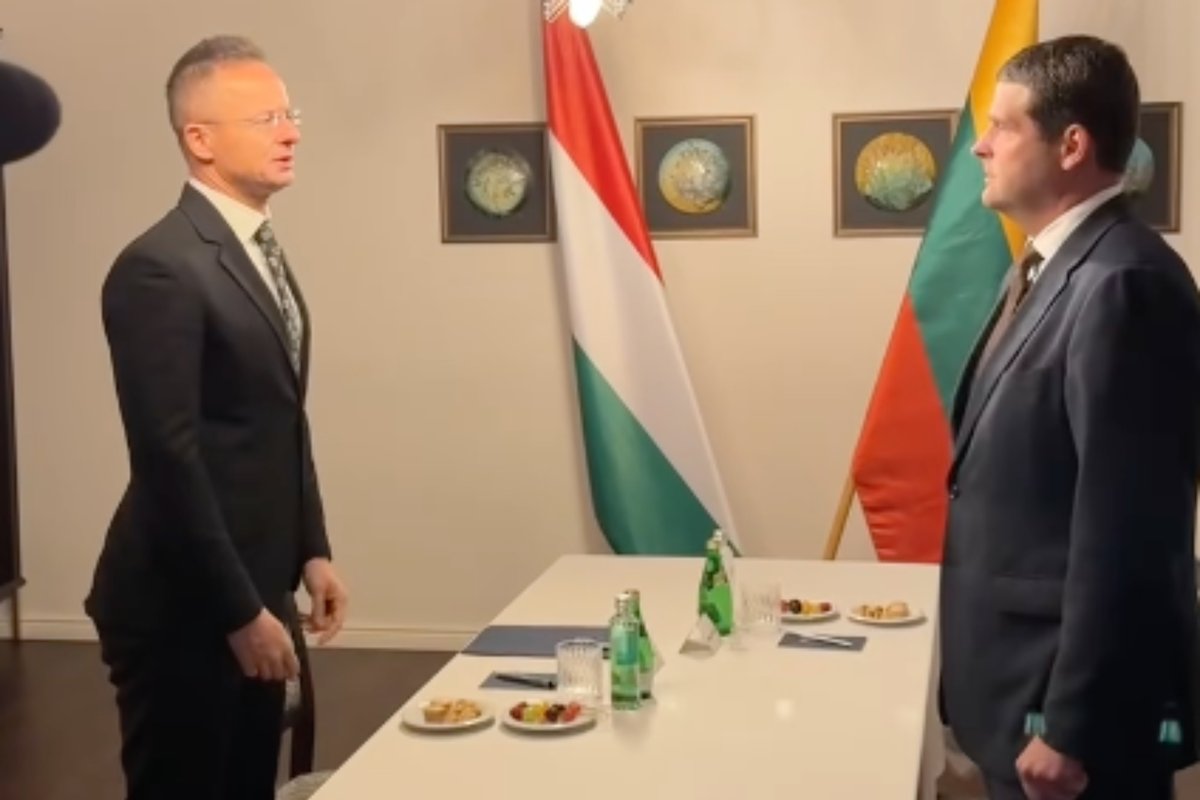 Žemaitaitis su Vengrijos ministru pasirašė susitarimą