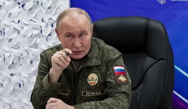 Karas Ukrainoje. Putinas kalbėjo apie mūšius Komsomolske: toks miestas Ukrainoje neegzistuoja