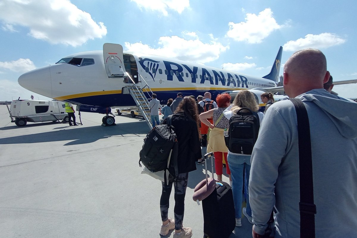 „Ryanair“ nuo trečiadienio atsisako popierinių bilietų