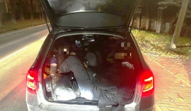 Tauragiškis automobilyje gabeno septynis neteisėtus migrantus