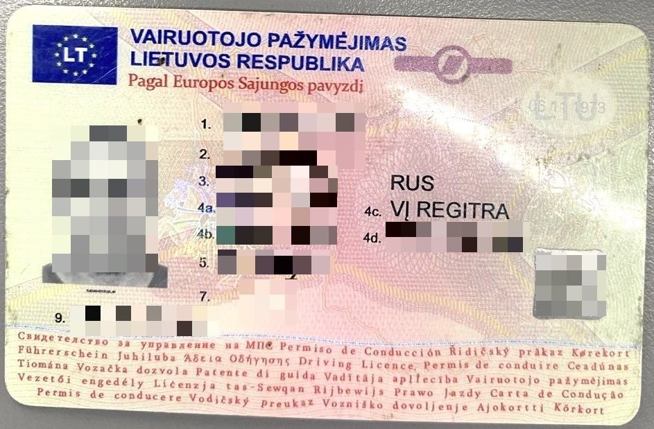 Suklastotas vairuotojo pažymėjimas 