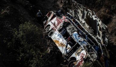 Per avariją Peru autobusas nulėkė į tarpeklį