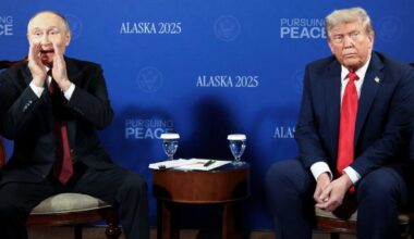 Karas Ukrainoje. Iš Kremliaus – naujausia žinia dėl Putino ir Trumpo susitikimo