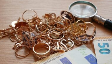 Pabrangus auksui, gyventojai neša parduoti papuošalus: daugelį nustebina 1 dalykas