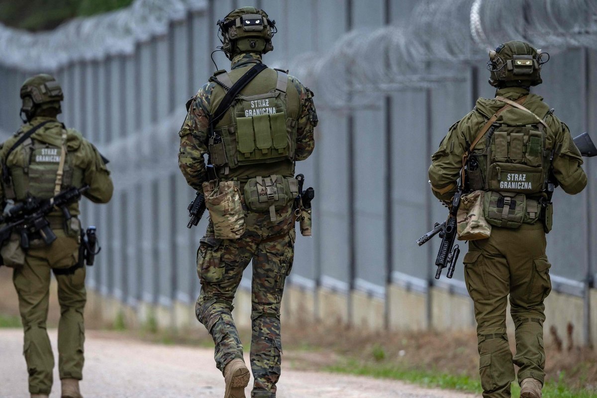 Lenkija nori kurti nuosavą „dronų sieną“ - Delfi