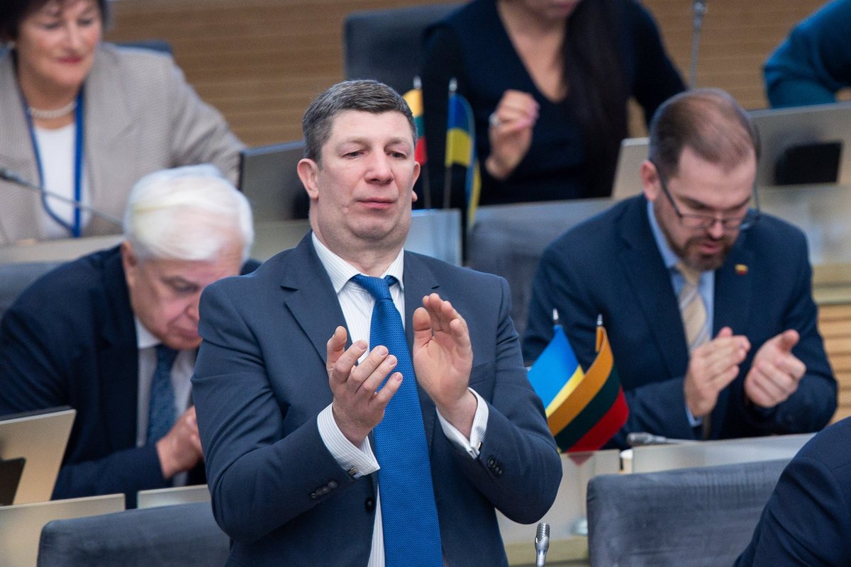 Seimas spręs, ar panaikinti Nedzinsko teisinę neliečiamybę