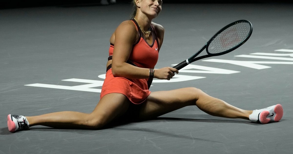 Aryna Sabalenka po atkaklios kovos žengė į finalą Rijade