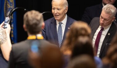 Joe Bidenas prakalbo apie kovą su vėžiu