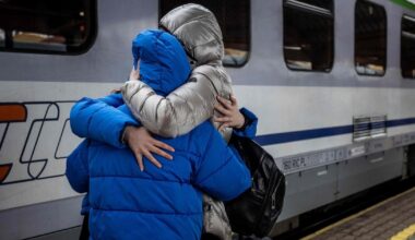 Artėjant žiemai Zelenskis ukrainiečiams siūlo nemokamas keliones traukiniu