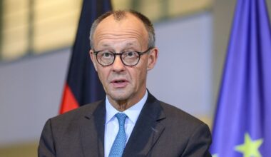 Karas Ukrainoje. Merzas: Ukraina gaus tolimojo nuotolio raketas - Delfi