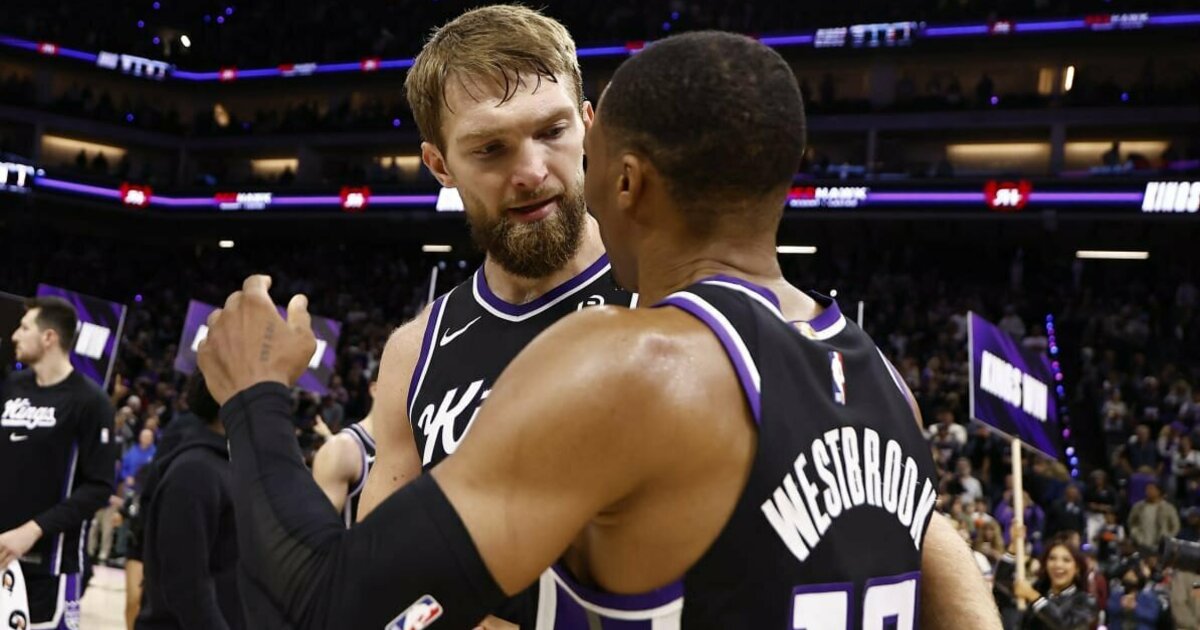 Pamatykite: Westbrooko elgesys Sabonio atžvilgiu sužavėjo „Kings“ sirgalius