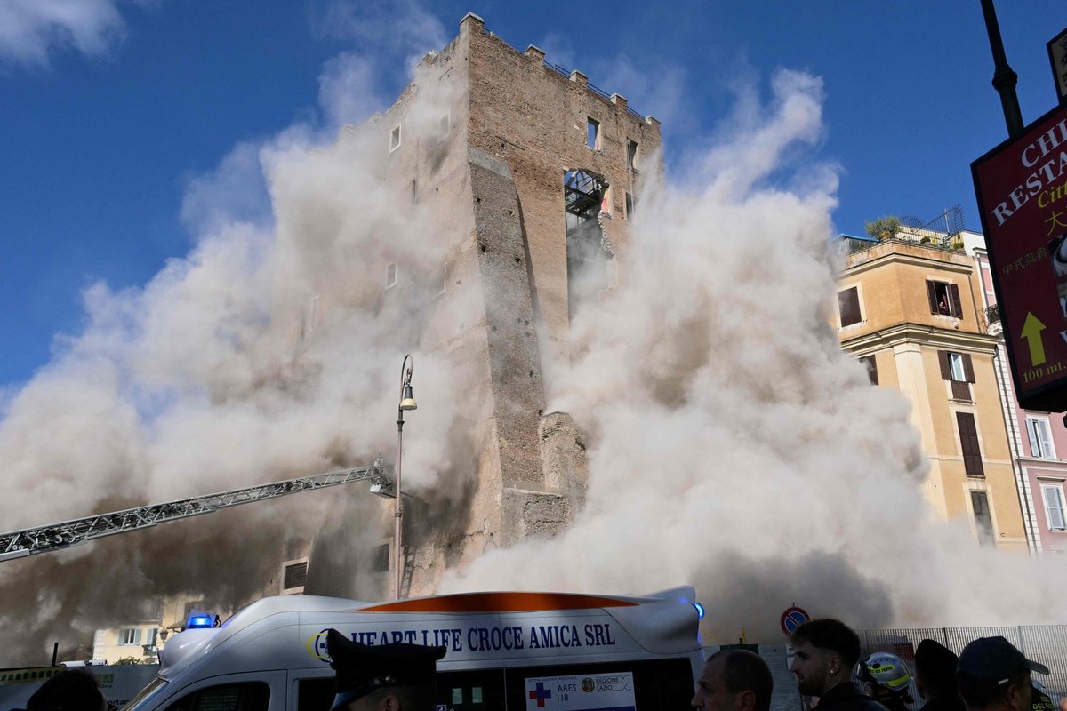 Netoli Koliziejaus Romoje sugriuvo dalis viduramžių bokšto