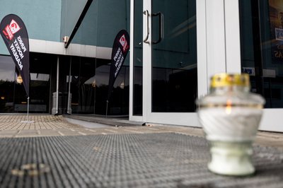 Prie ledo arenos – žvakutė tragiškai žuvusio paauglio atminimui