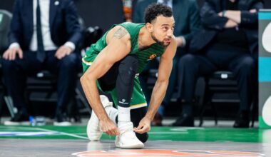 Gossas norėjo likti Pirėjuje, bet pageidaujamas nebebuvo