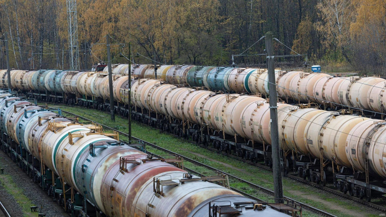 LTG stabdo „Lukoil“ tranzito krovinius į Kaliningradą