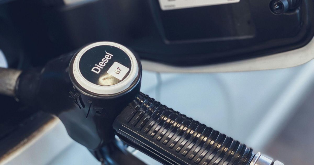 Pasiruoškite už degalus mokėti kone dvigubai: ekspertai įspėja, kad tai neišvengiama degalų ateitis