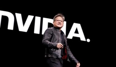 Milijardai, kurie gali subliūkšti: „Nvidia“ vadovas tiki pažanga, o ekspertai neišvengiamu sprogimu