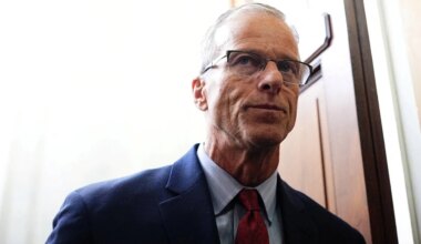 JAV senatoriai patvirtino susitarimą, turintį užbaigti vyriausybės uždarymą - vz.lt