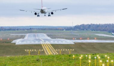 Dėl techninių problemų Vilniaus oro uoste negalėjo nusileisti lėktuvas