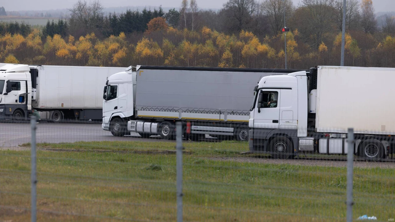 Dienos akcentai: Baltarusijos demonstruojama galia ir „Payseros“ gautas leidimas įsigyti „Contis“ akcijų