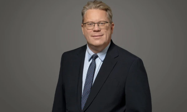 „Glimstedt“ asocijuotasis partneris, energetikos teisės ir rinkų reguliavimo ekspertas, VU ES energetikos teisės dėstytojas Mindaugas Jablonskis. „Glimstedt“ asocijuotasis partneris, energetikos teisės ir rinkų reguliavimo ekspertas, VU ES energetikos teisės dėstytojas Mindaugas Jablonskis.