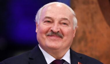 Po susitikimo su Vatikano pareigūnu – netikėtas Lukašenkos gestas