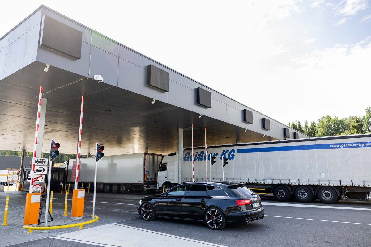 VSAT: nuo punktų atidarymo į Lietuvą iš Baltarusijos negrįžo nė vienas lietuvių vilkikas