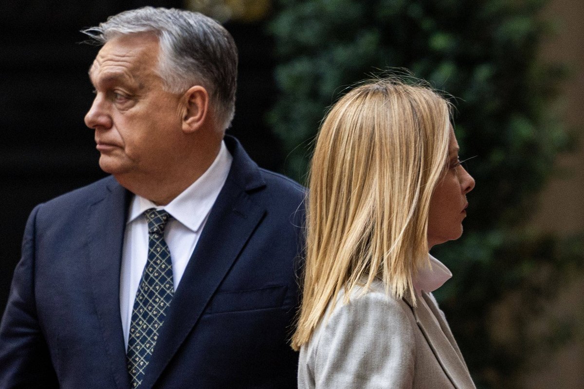 Orbanas įstūmė Meloni į labai nepatogią padėtį