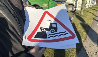 „Mus išstumia“: Vilniuje susirinkę vežėjai gedėjo prarastų rinkų, „Linava“ atsiriboja