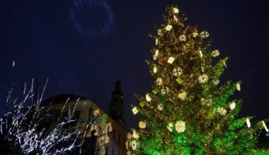 Rygoje įžiebta Kalėdų eglė: atėjo 300 žmonių