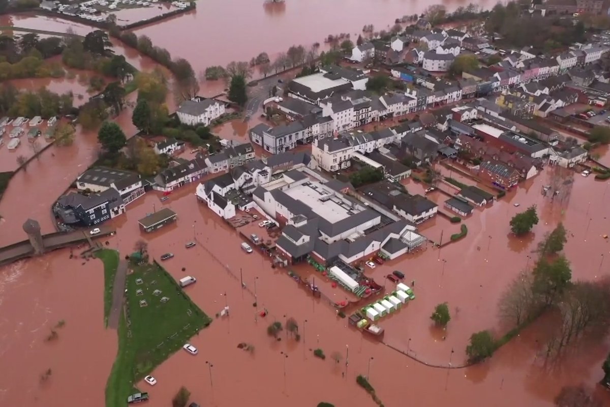 Per dalį Europos praslinko galinga audra