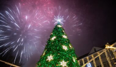 Širvintose suspindo Kalėdų eglė: tiesiog tviska jaukumu