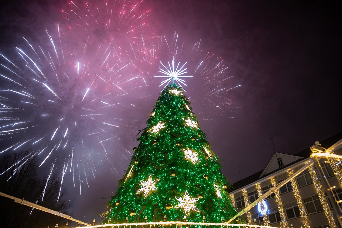 Širvintose suspindo Kalėdų eglė: tiesiog tviska jaukumu