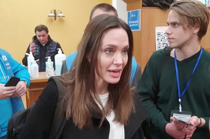 Angelina Jolie apsilankė Lvive / „Scanpix“ nuotr.