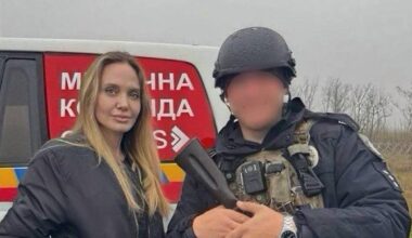 Akibrokštas Angelinos Jolie vizito Ukrainoje metu: sulaikytas jos kortežo narys – kuo jis nusikalto